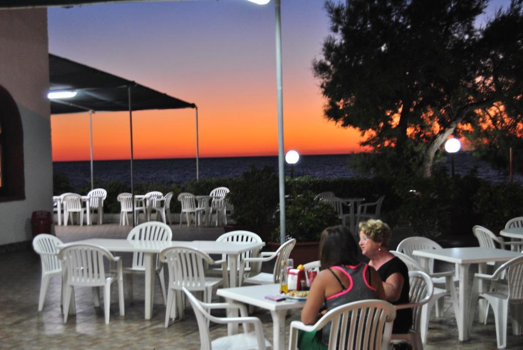 Camping B&B Gioiosa Gioiosa Marea Eksteriør billede