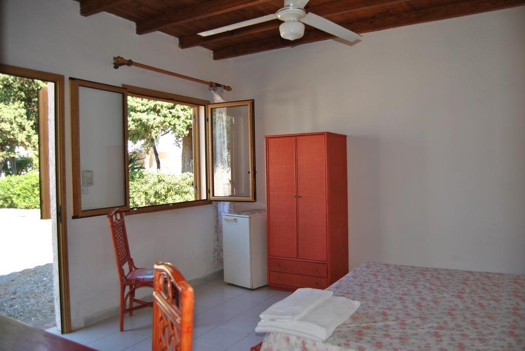 Camping B&B Gioiosa Gioiosa Marea Eksteriør billede