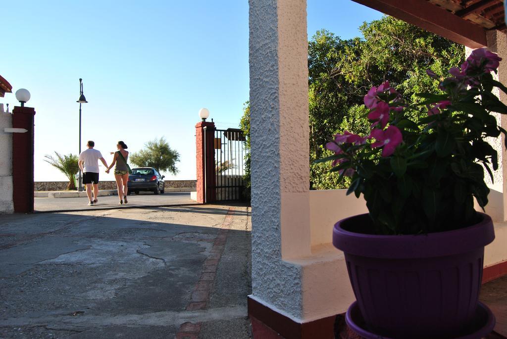 Camping B&B Gioiosa Gioiosa Marea Eksteriør billede