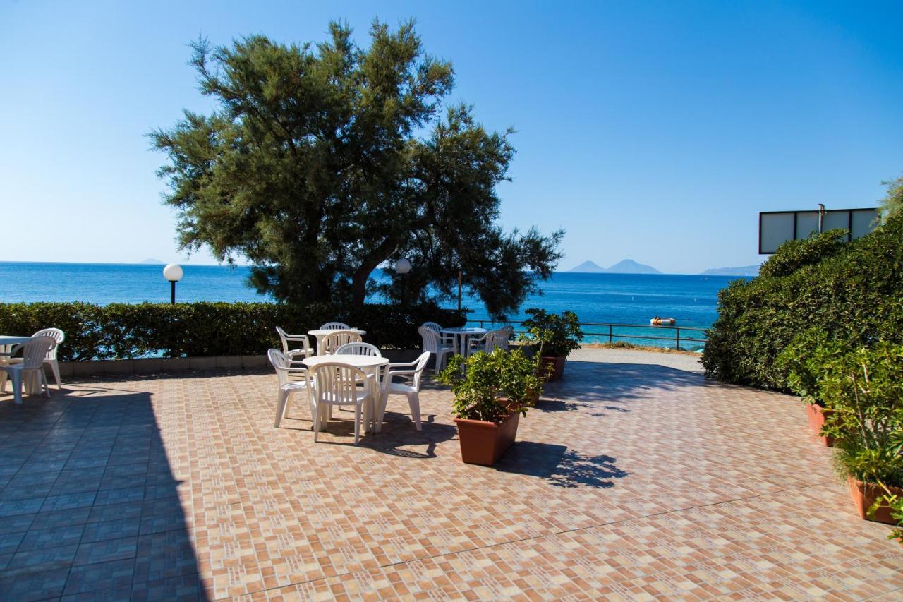 Camping B&B Gioiosa Gioiosa Marea Eksteriør billede