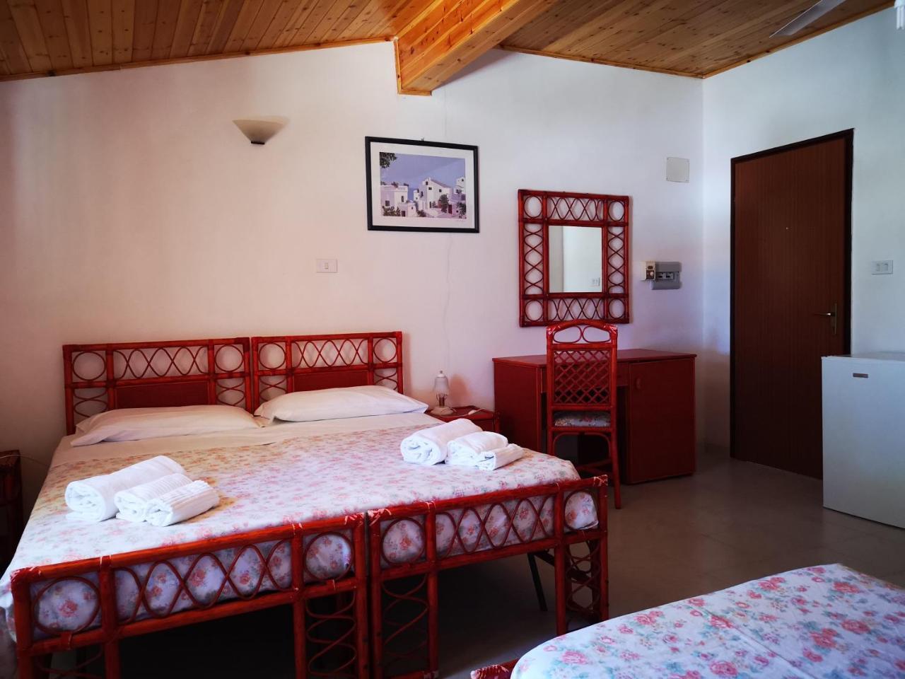 Camping B&B Gioiosa Gioiosa Marea Eksteriør billede
