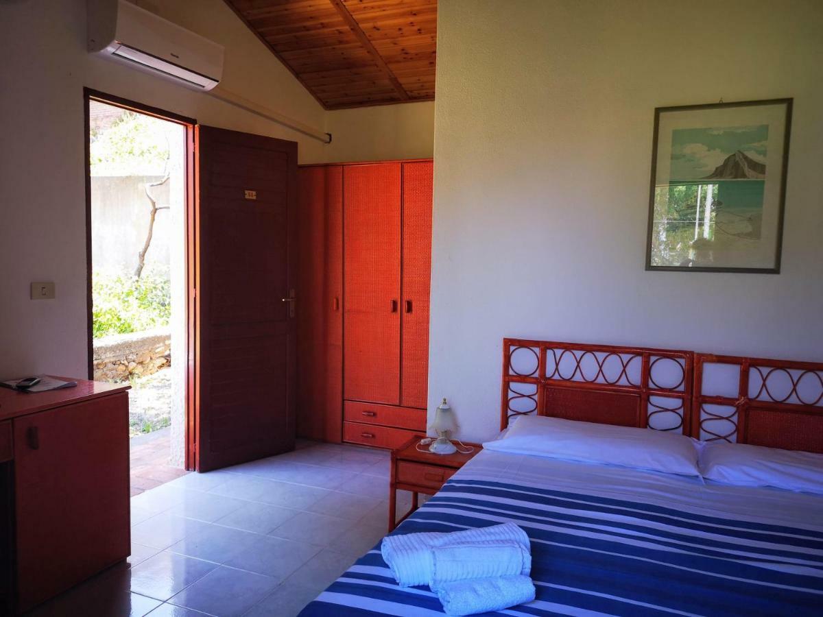 Camping B&B Gioiosa Gioiosa Marea Eksteriør billede